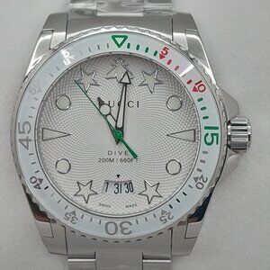 Gucci Dive Quartz Silver Dial Men's Watch YA136336.